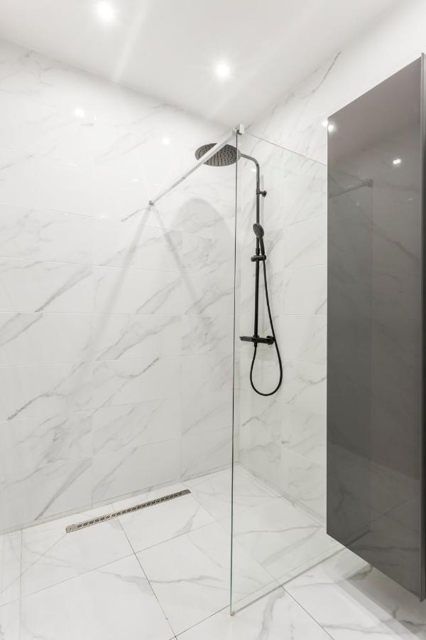 180 Suite Eden, Luxury Apt At Sacre Coeur Париж Екстериор снимка